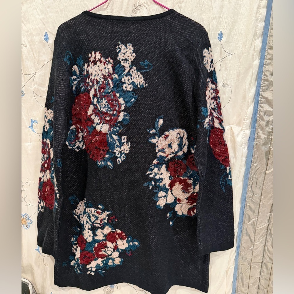Peck & Peck Black Cardigan with Floral Pattern - Picture 7 of 10